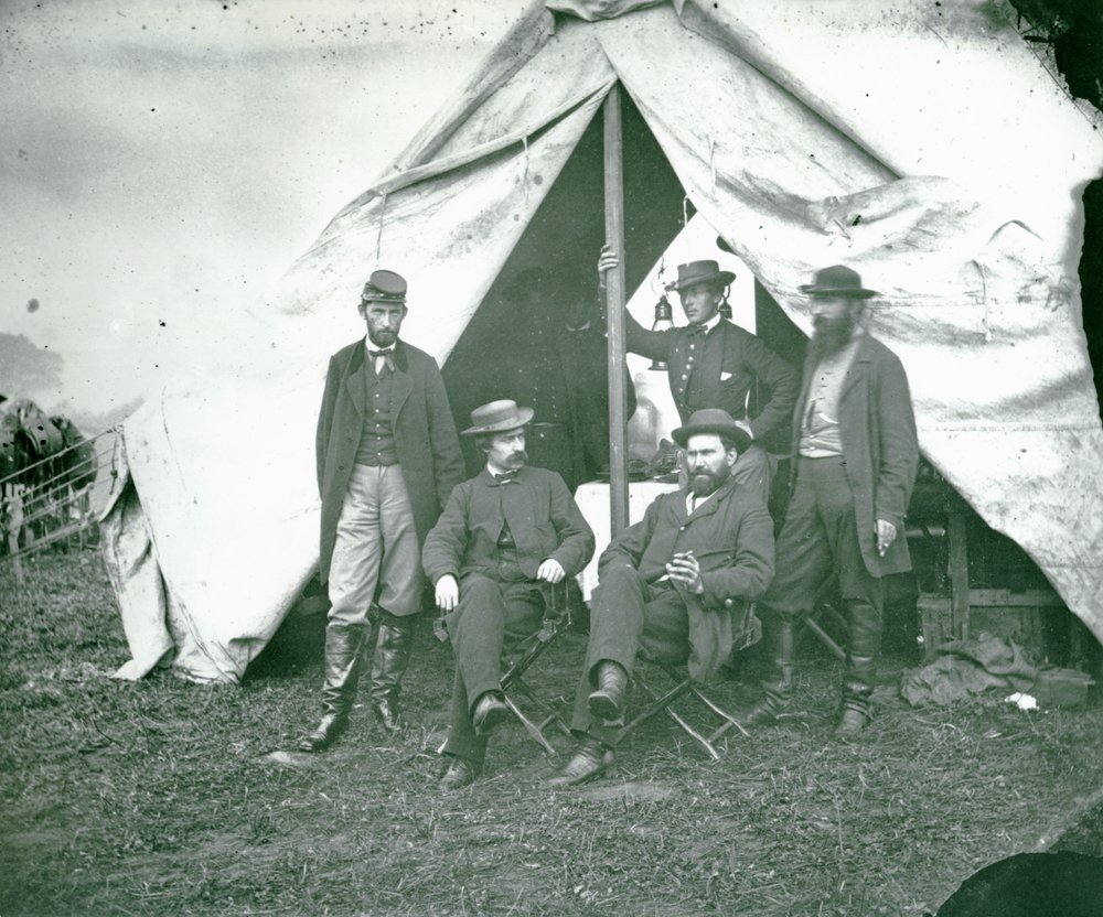 Gruppenporträt von Union-Kartographen in Antietam, Maryland, 1862 von American School