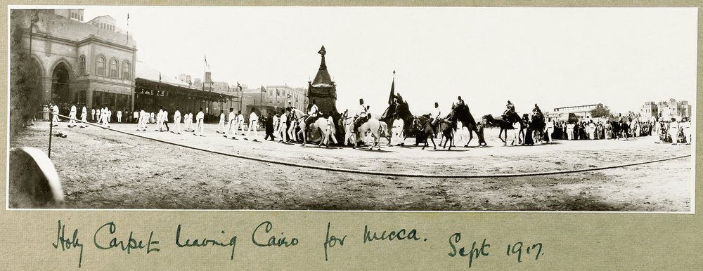 Heiliger Teppich verlässt Kairo nach Mekka, September 1917 von Capt. Arthur Rhodes