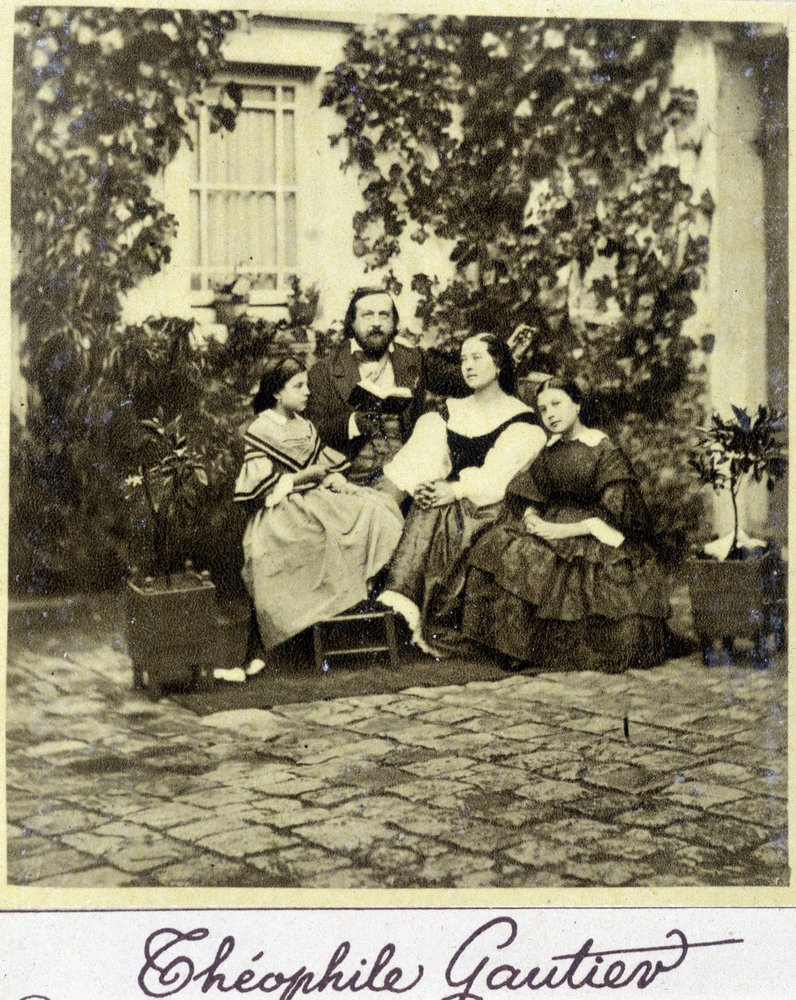 Porträt von Théophile Gautier (1811 - 1872) mit Familie von French Photographer