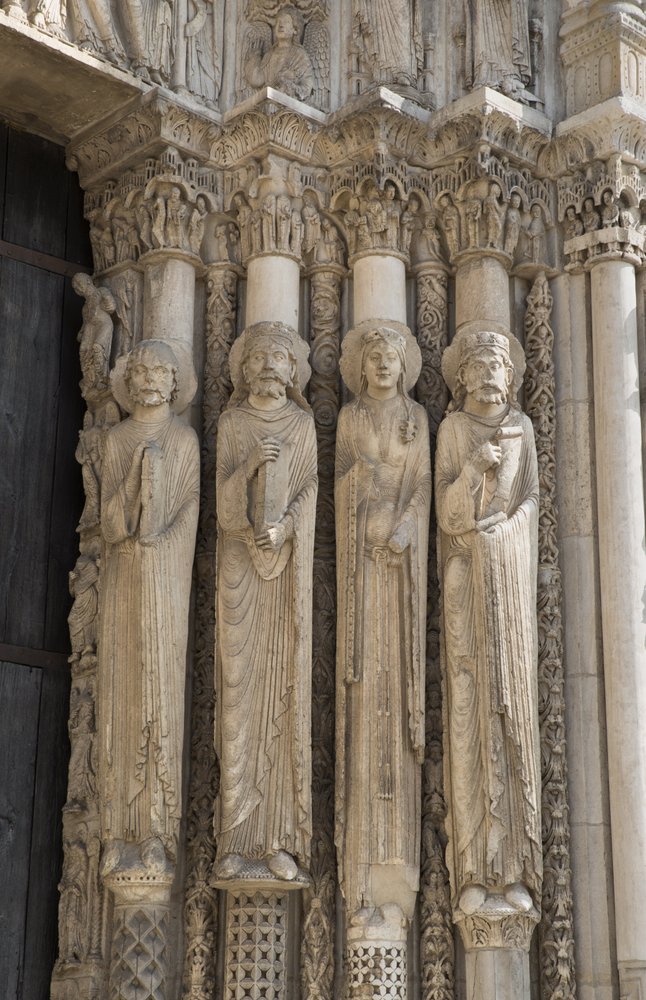 Kathedrale von Chartres, Detail des Feuers rechts von der zentralen Bucht des Königstors, von links nach rechts, ein Prophet, König David, eine Königin, Salomo von French School
