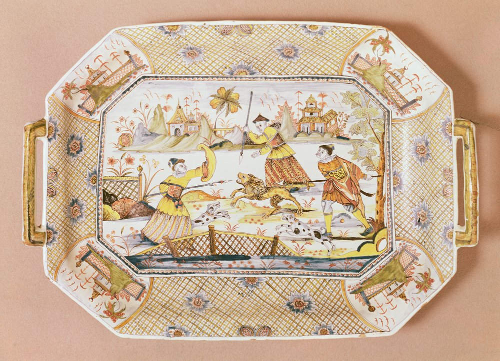 Achteckige Schale mit einem chinesischen Muster einer Löwenjagd, um 1730 von Guillibaud