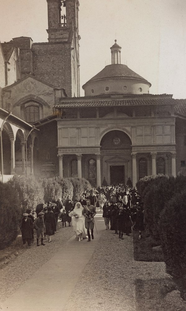 Hochzeit in der Pazzi-Kapelle im ersten Kreuzgang der Basilika Santa Croce in Florenz von Unbekannter Künstler