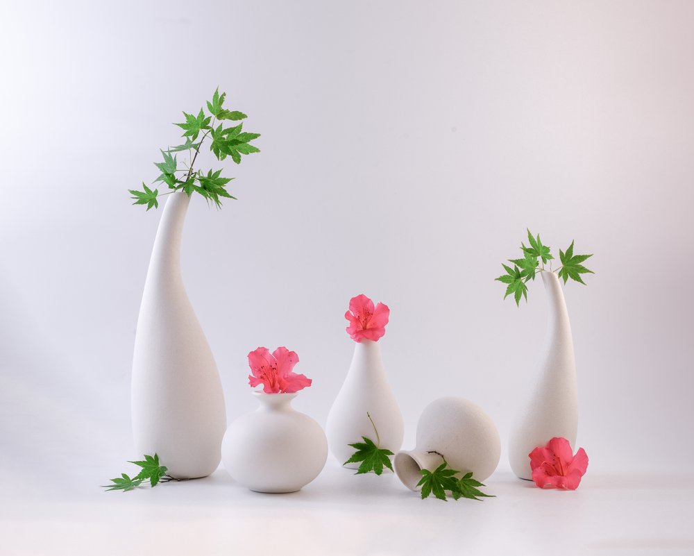 Elegantes Blumenstillleben von Alice Sheng