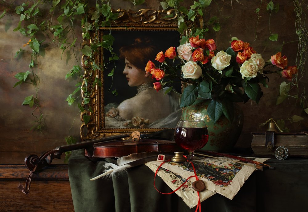 Klassische Violine und Rosen von Andrey Morozov