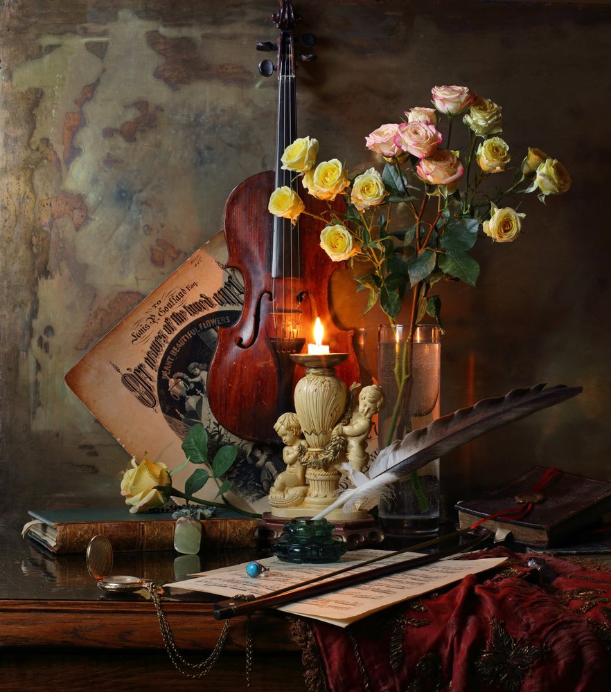 Romantisches Violin-Stillleben von Andrey Morozov