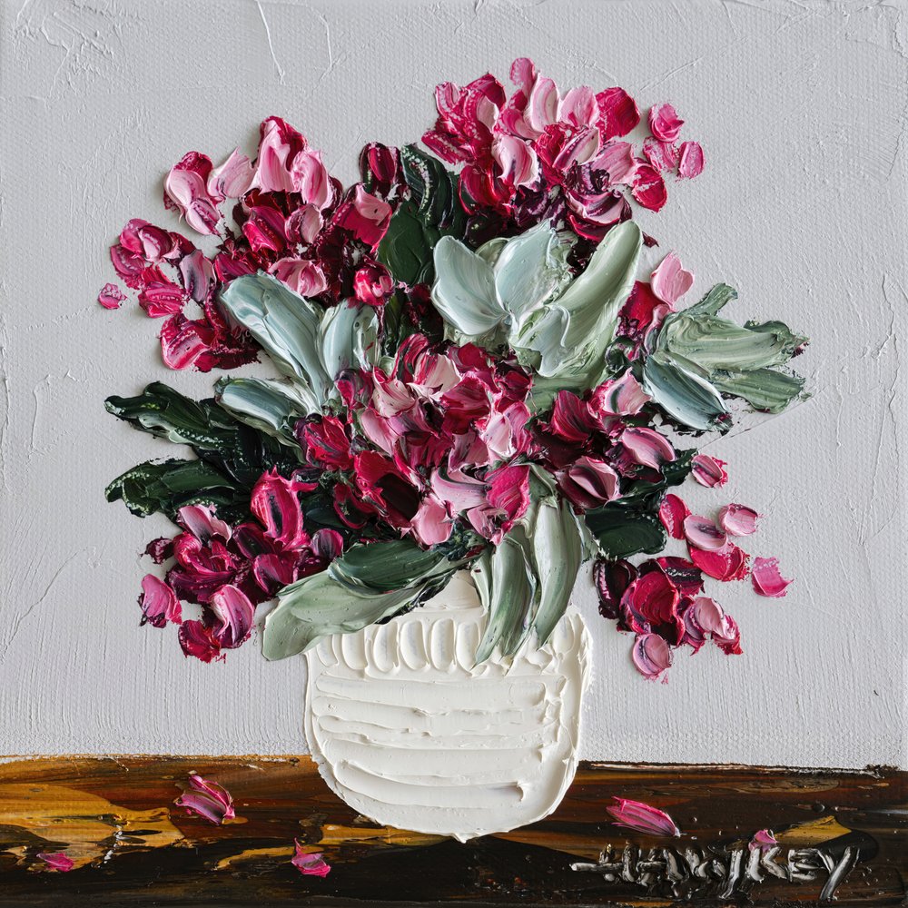 Lebendiges Blumenstillleben von Angela Hawkey