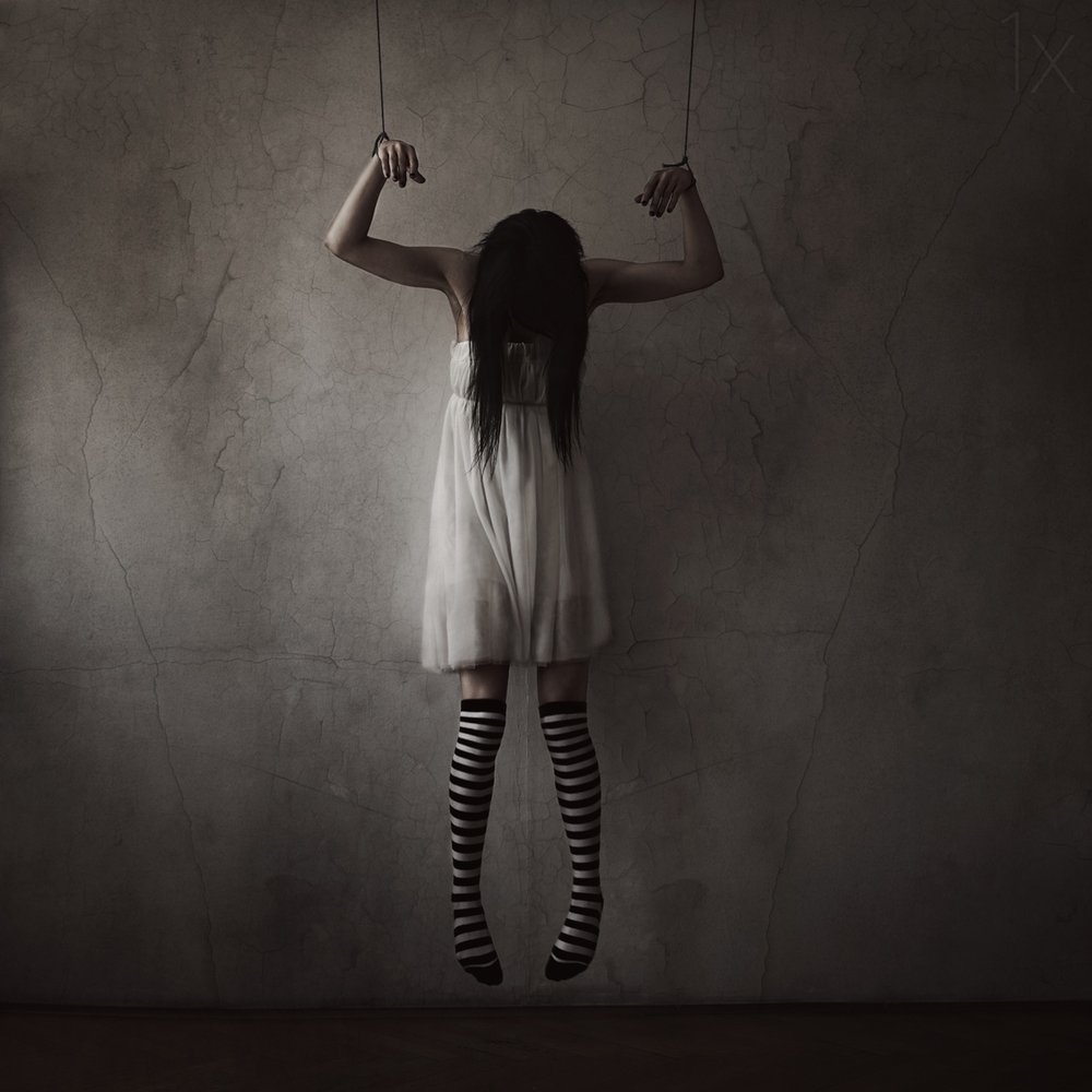 Unheimliches Puppenmädchen von Anja Matko