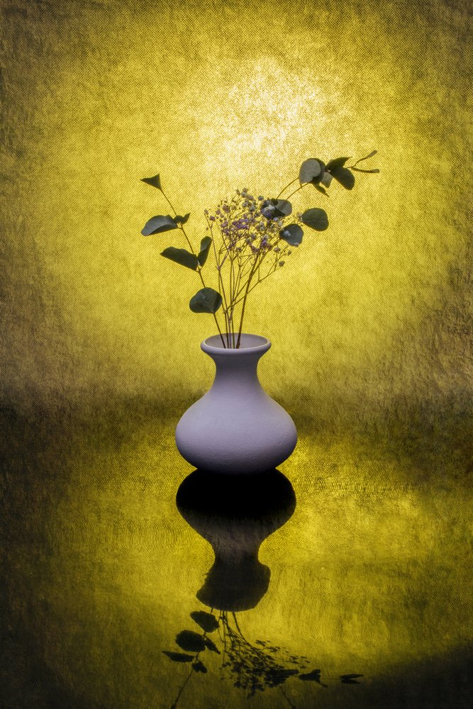 Goldene Blumenreflexion von Brig Barkow