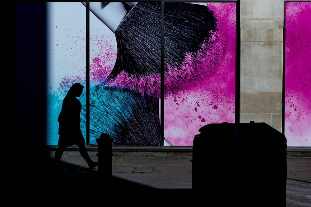 Bunte Stadtsilhouette von Chris Hamilton