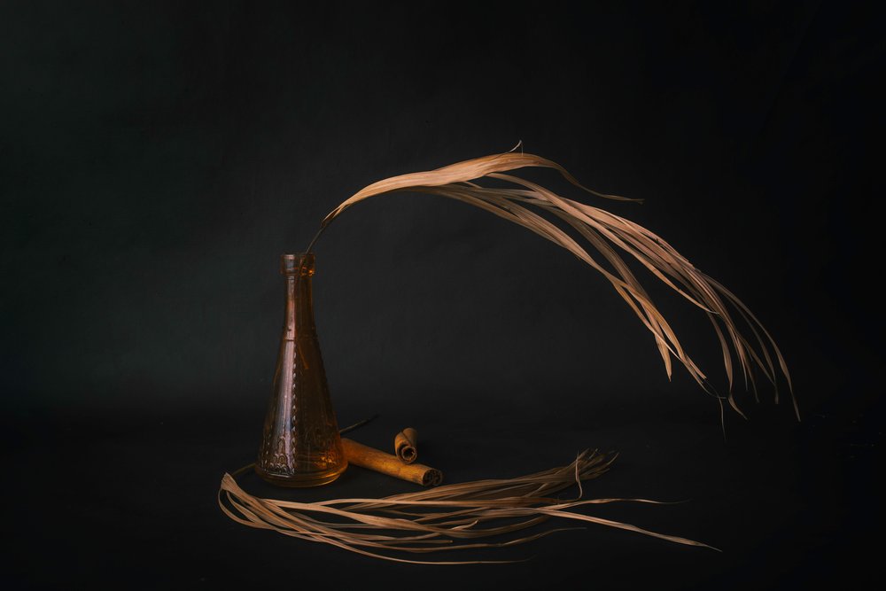 Bernsteinflasche getrocknete Botanicals von Cicek Kiral