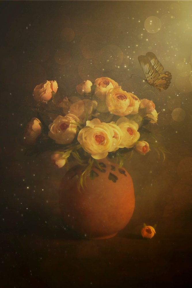 Goldene Rosen und Schmetterling von Cicek Kiral