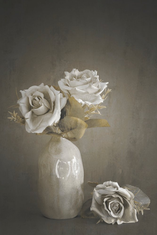 Gedämpfte Rosen in Vase von Cicek Kiral