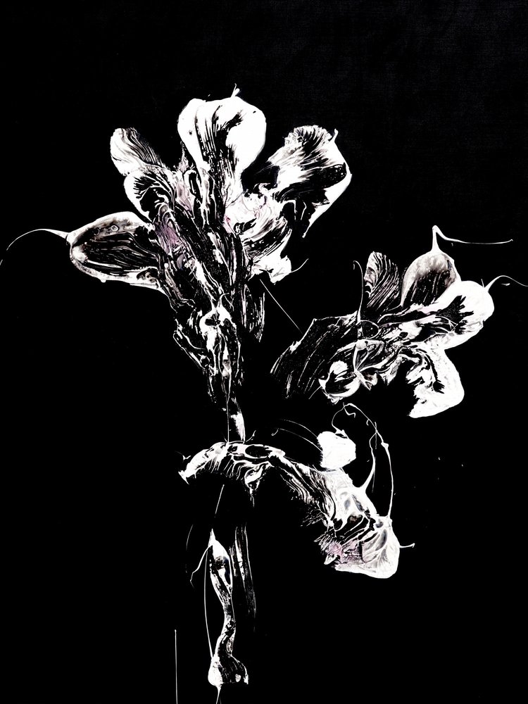 Fließende Dunkle Blüten von Françoise Wattré