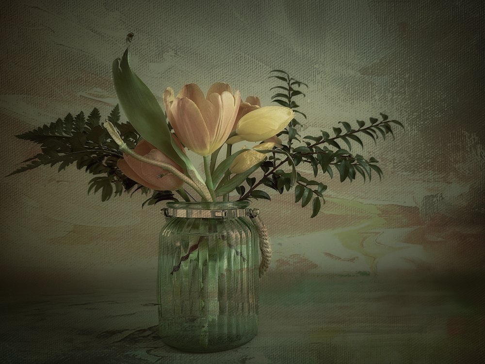 Vintage Tulpen in Vase von Gu and Hongchao