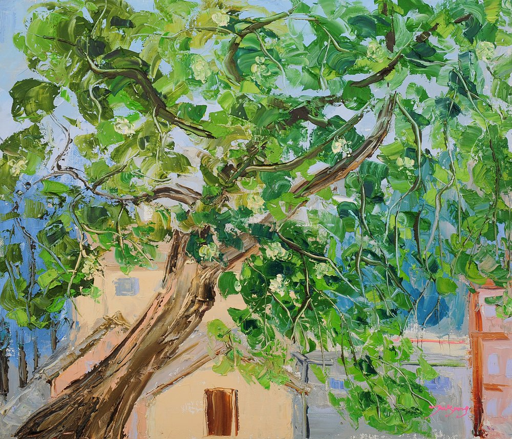 Üppiger grüner Baum von Jukyong Park