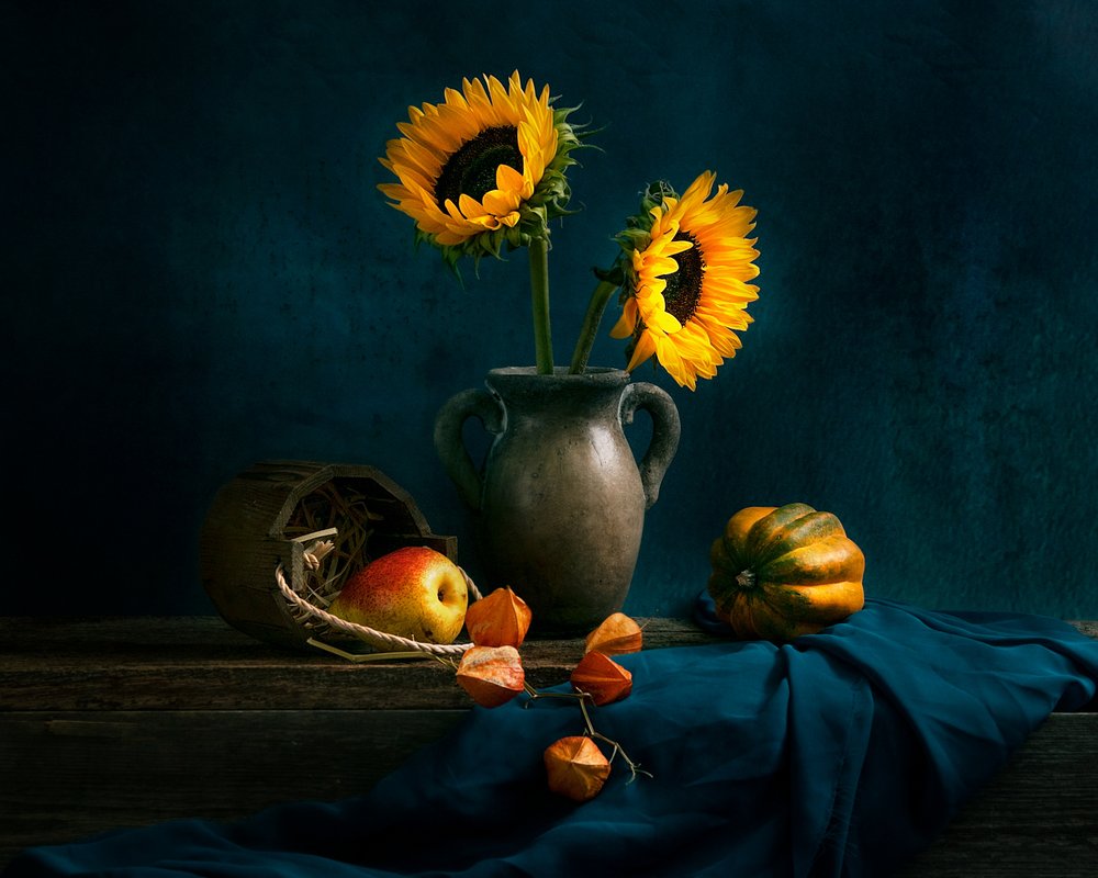 Herbstsonnenblumen Stillleben von Louie Luo