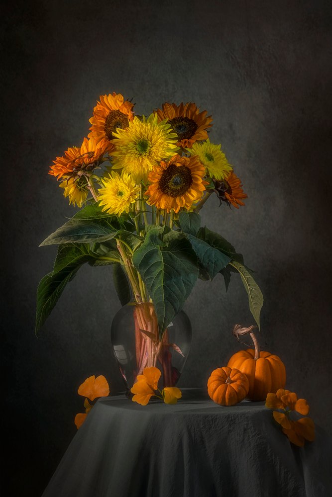 Herbstsonnenblumen und Kürbisse von Lydia Jacobs