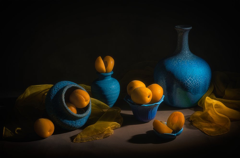 Blaues und goldenes Stillleben von Lydia Jacobs