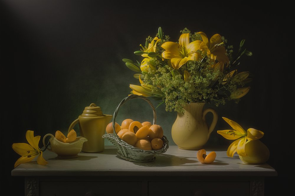 Goldene Lilien und Aprikosen von Lydia Jacobs