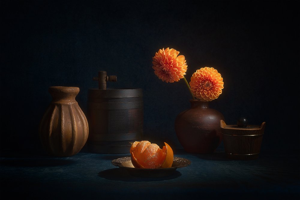 Orange Dahlie Stillleben von Lydia Jacobs