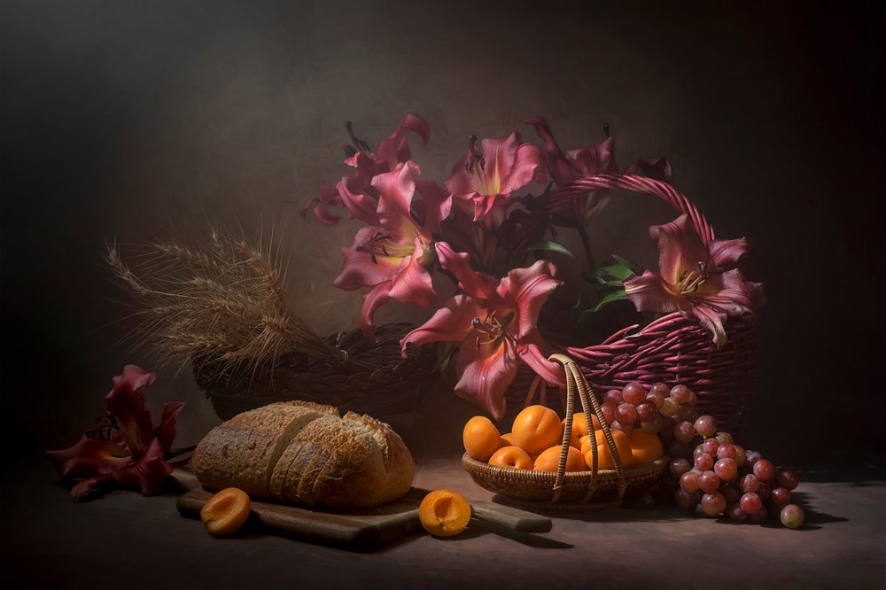 Rustikales Brot und Lilien von Lydia Jacobs
