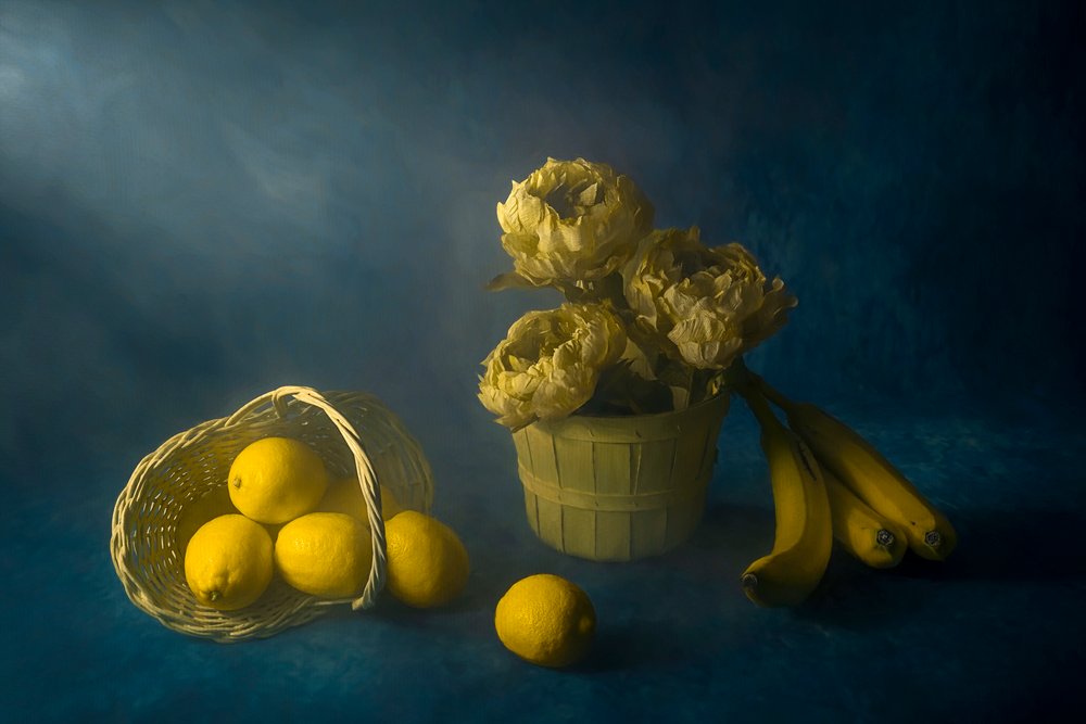 Gelbe Blüten und Zitronen von Lydia Jacobs