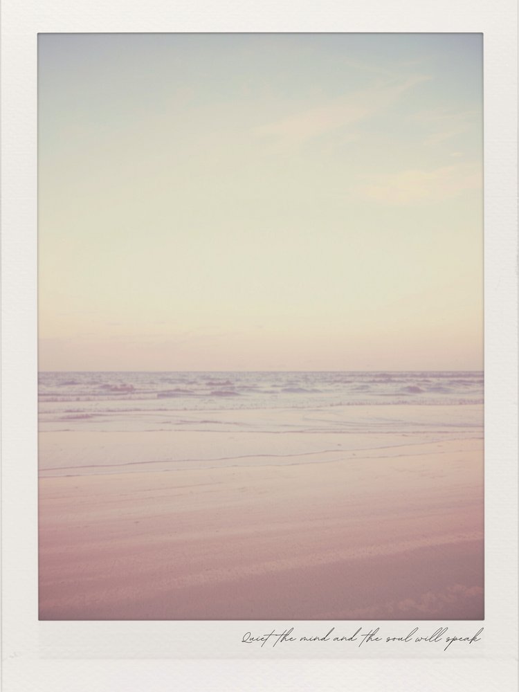 Serener pastellfarbener Strand von Ohkimiko