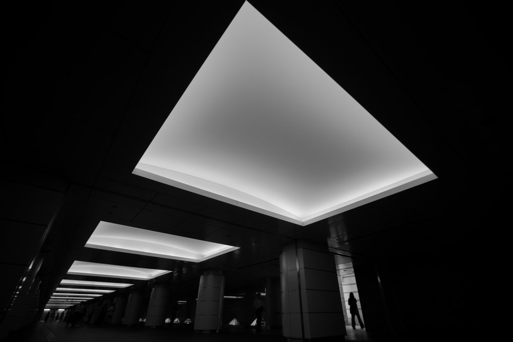 Moderner Lichttunnel von Satoshi Hata