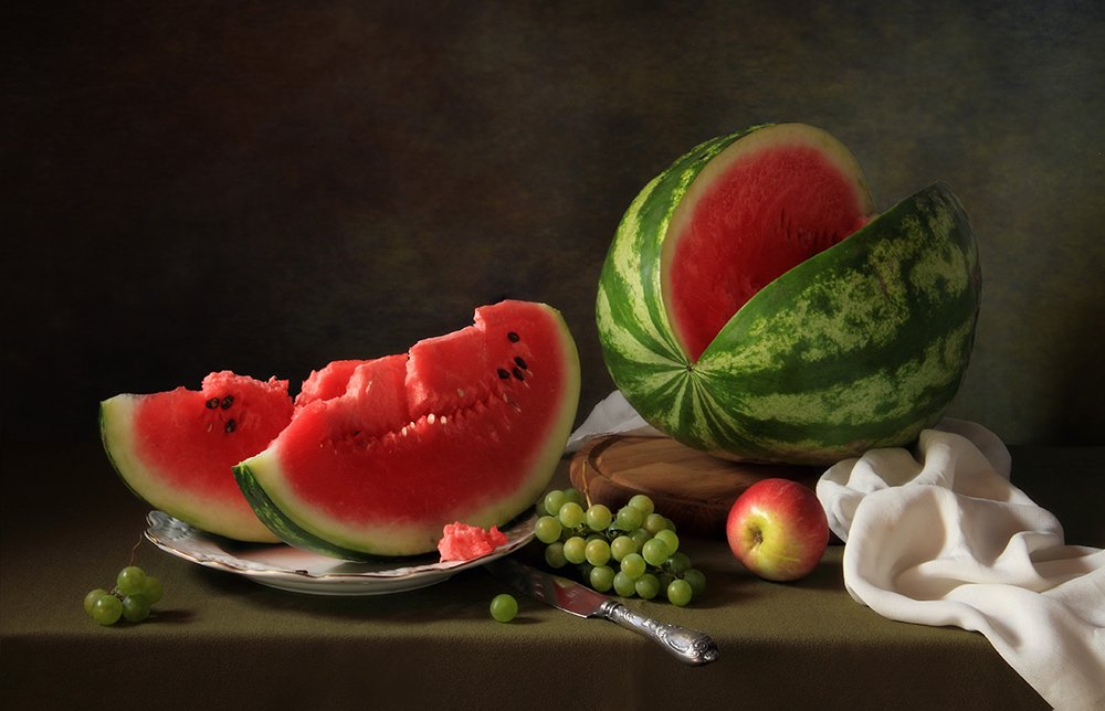 Frisches Wassermelonen-Stillleben von Tatyana Skorokhod