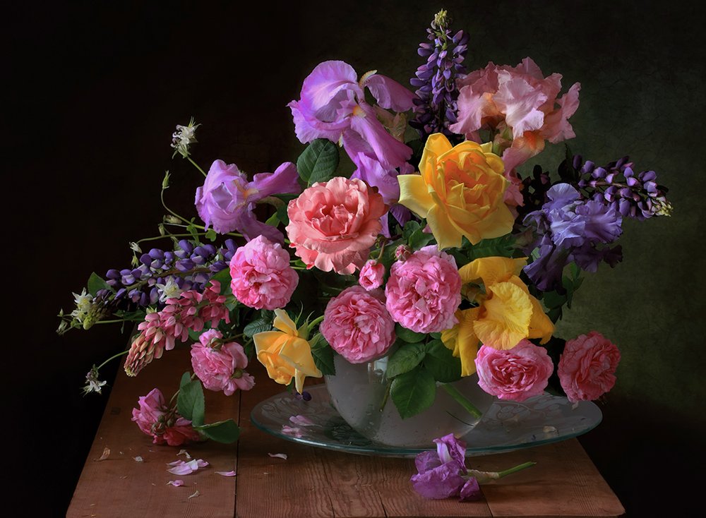 Lebhaftes Blumenstillleben von Tatyana Skorokhod