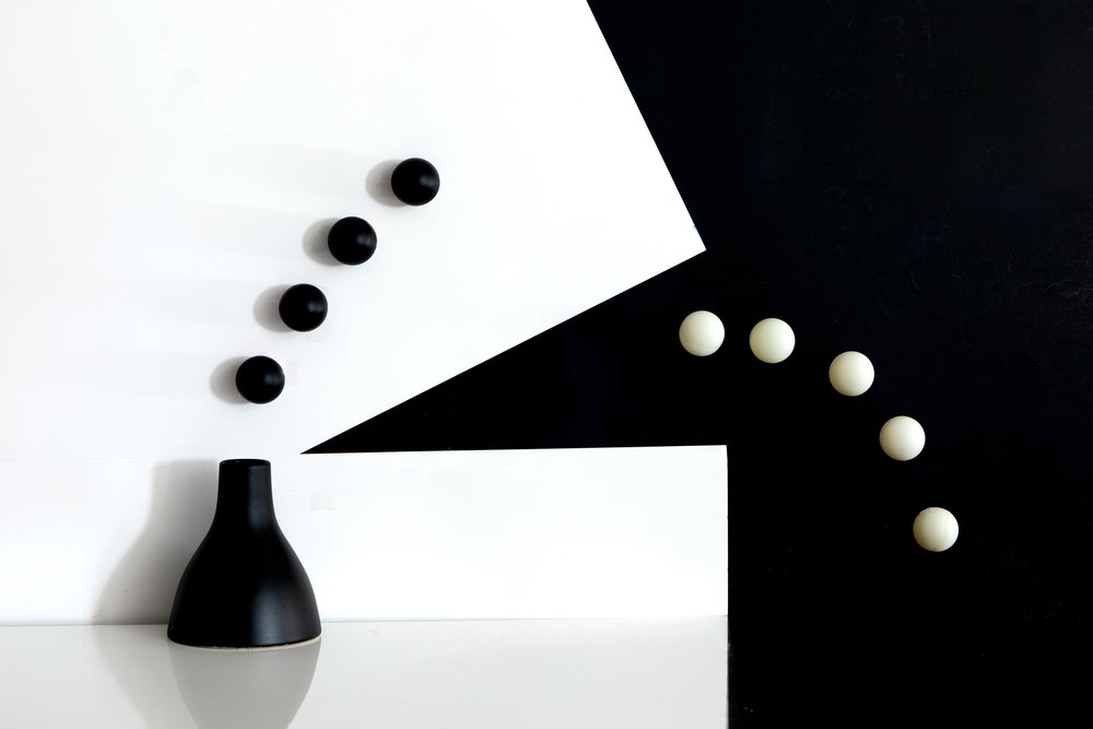 Dynamische Monochrome Balance von Wendy Xu