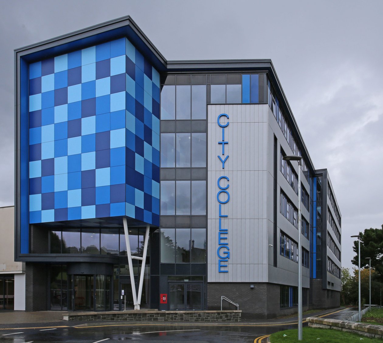 STEM-Zentrum des Plymouth City College von der Kings Road von Unbekannt Unbekannt