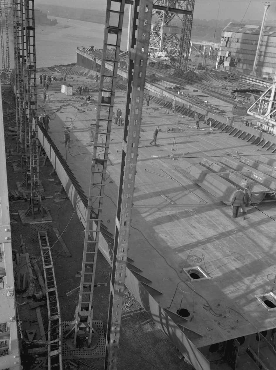 Blick auf die Doppelböden der Nicola, der ersten SD14, kurz vor Fertigstellung in der Southwick-Werft, Sunderland, 23. Oktober 1967 von Unbekannt Unbekannt