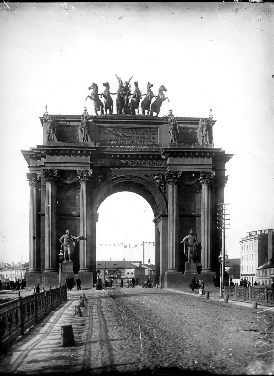 Das Narva-Tor, St. Petersburg, 1910 von Russian Photographer