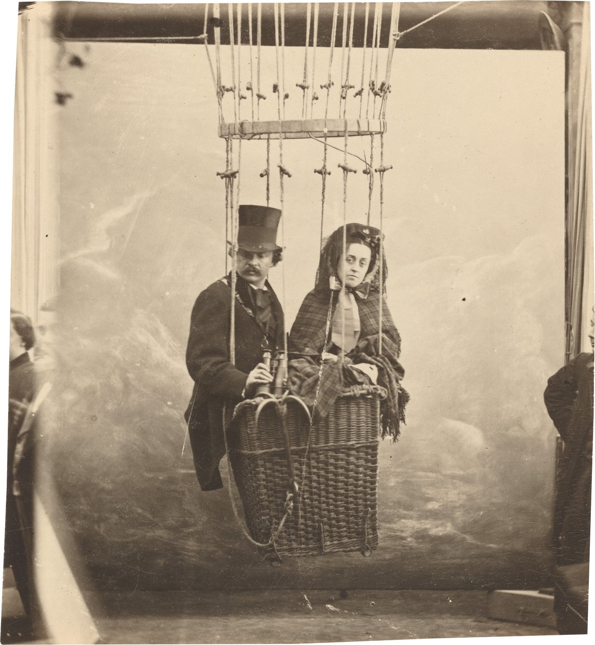 Selbstporträt mit Ehefrau Ernestine in einer Ballongondel, ca. 1865, gedruckt ca. 1890 (Foto) von (1820 1910) Nadar