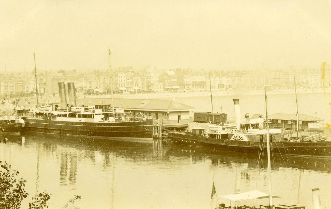 Ansicht von Dampfschiffen im Hafen von Weymouth, ca. 1903 von Unknown