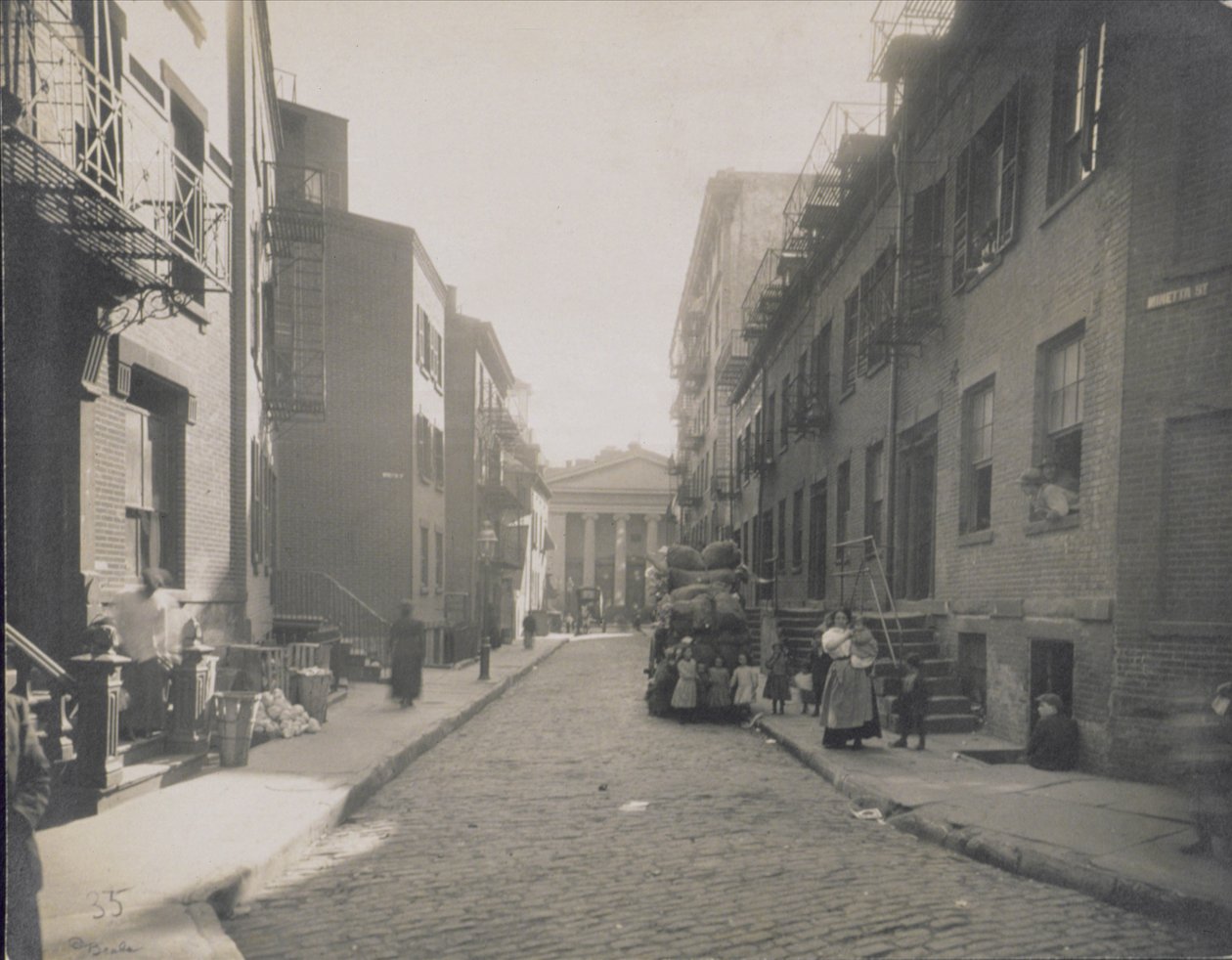 Straßenszene, Greenwich Village, New York, 1916-20 von American Photographer