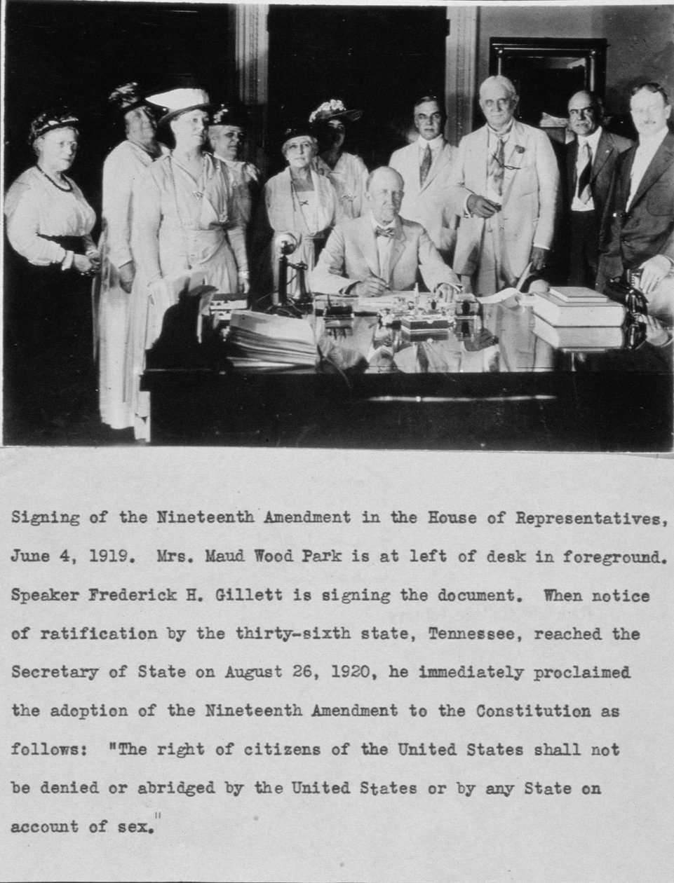 Unterzeichnung des neunzehnten Verfassungszusatzes, 4. Juni 1919 von American School