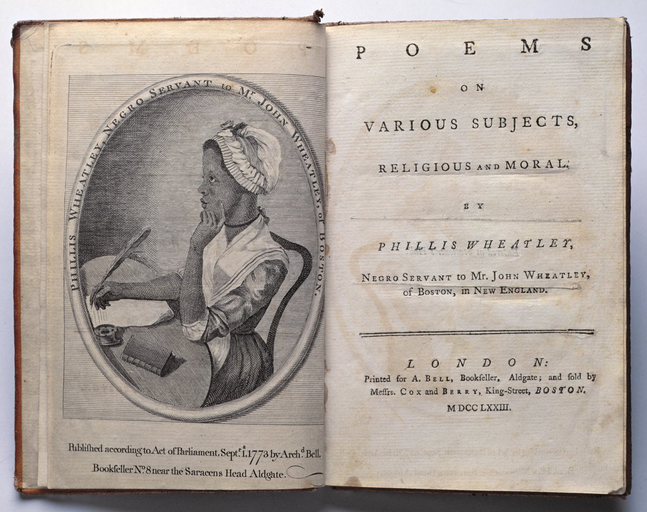 Frontispiz und Titelseite von Poems on Various Subjects, Religious and Moral von Phillis Wheatley, veröffentlicht von Archibald Bell, London, 1773 von English School