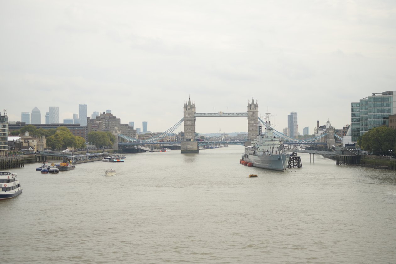 London Bridge über die Themse im Herzen Londons von Albert Mansour