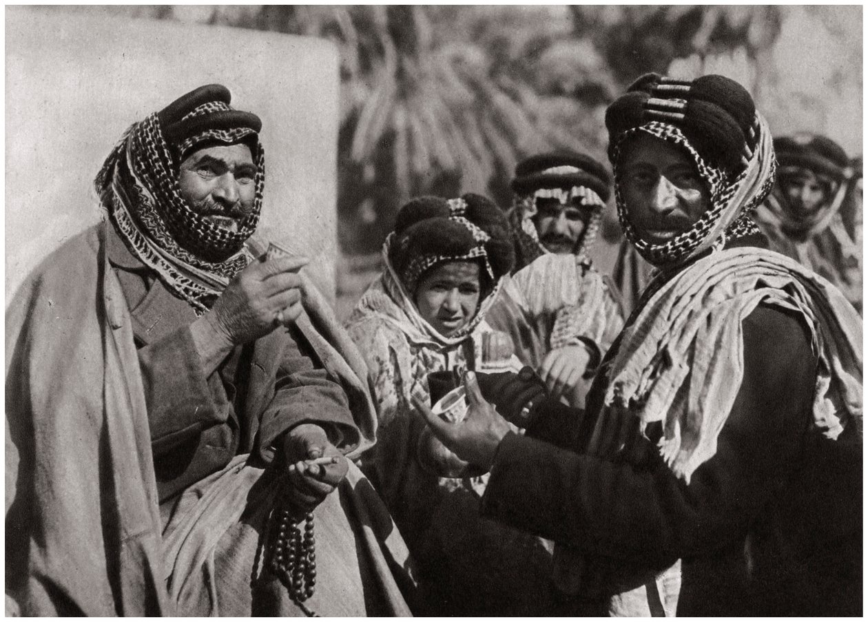 Ein Scheich genießt den berühmten arabischen Kaffee, Irak, 1925 von A. Kerim