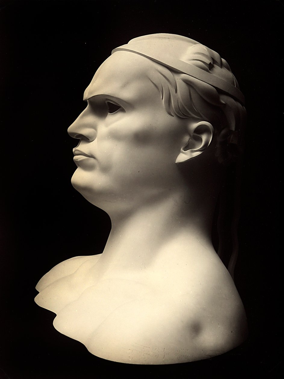 Büste, die das Porträt von Benito Mussolini darstellt, Werk von Adolfo Wildt von Adolfo Wildt