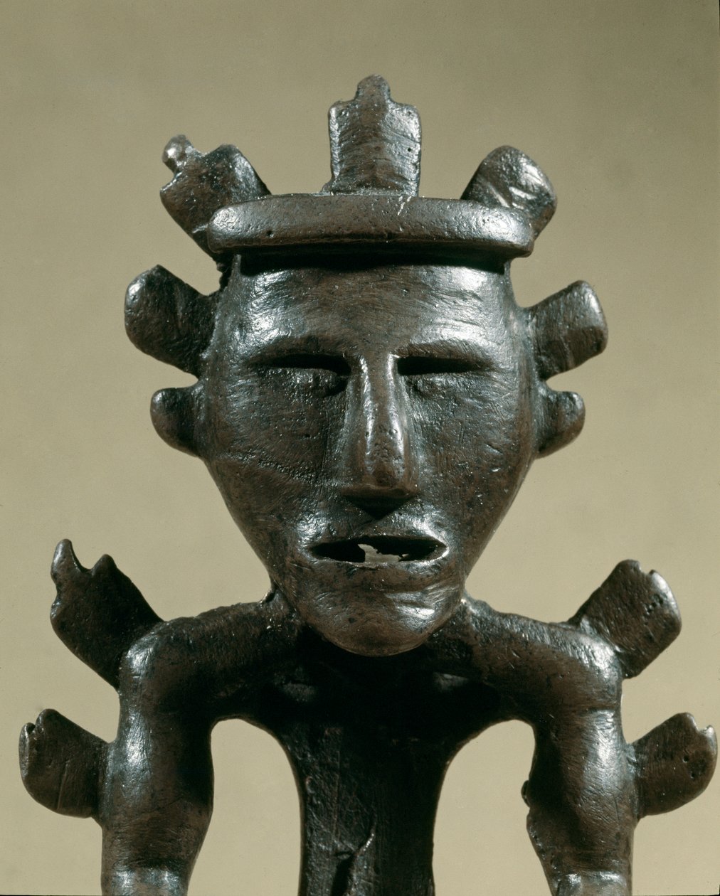 Prähistorie: bronzene Kriegerfigur aus dem Schatz von Galic (Kostroma, Russland). 1500 v. Chr. Bronzezeit von Age Bronze