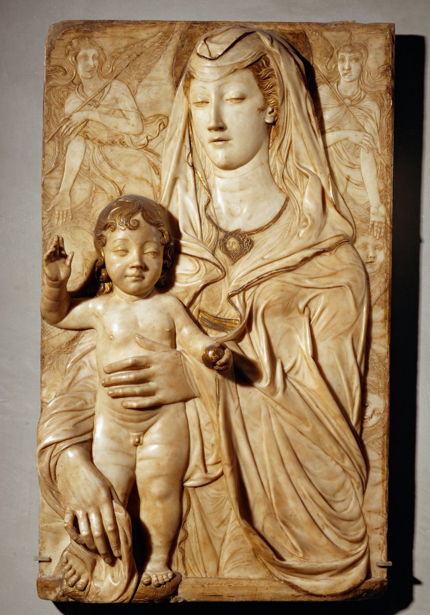 Jungfrau und Kind zwischen zwei Engeln Marmor. Rot. 5 von Agostino di Duccio