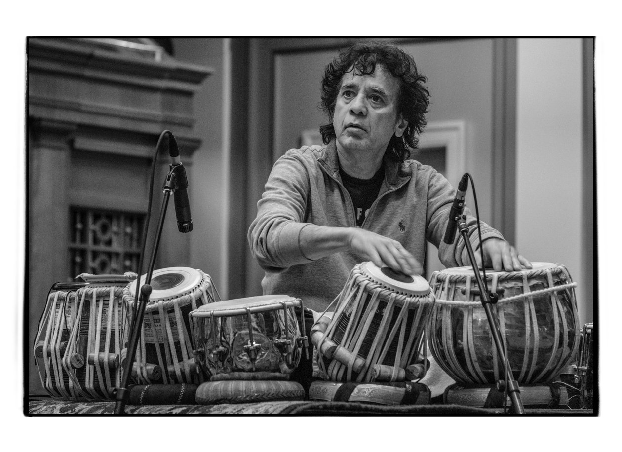 Zakir Hussain im Schermerhorn Symphony Center, Nashville, 2018 von Alan Messer