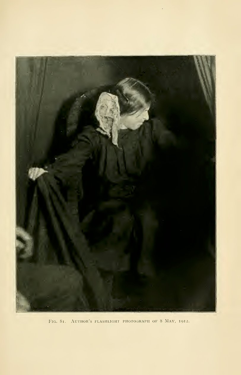 Eva Carrière produziert Ektoplasma, Paris, 8. Mai 1912, aus 