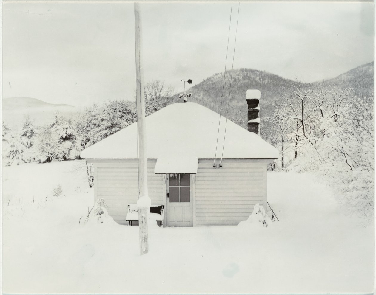 Erster Schnee und das kleine Haus von Alfred Stieglitz