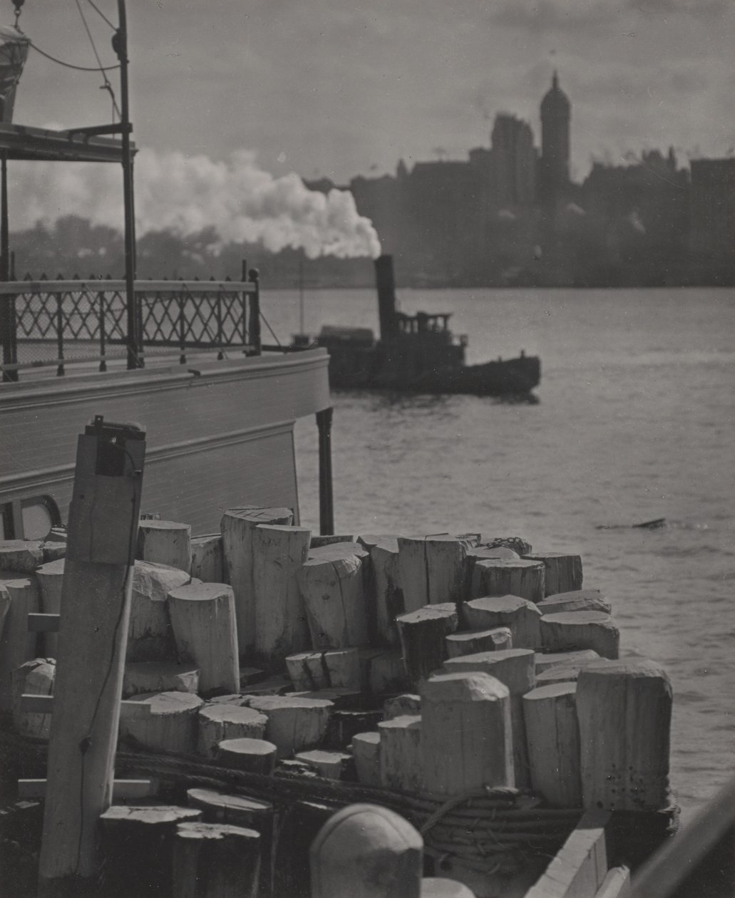 Die Stadt über dem Fluss von Alfred Stieglitz