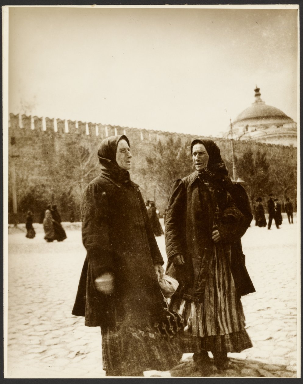 Fotografien von der Studienreise nach Russland für das Gemälde "Die Abschaffung der Leibeigenschaft in Russland" (1914), aus dem "Epos der Slawen-Zyklus, Moskau" von Alphonse Maria Mucha