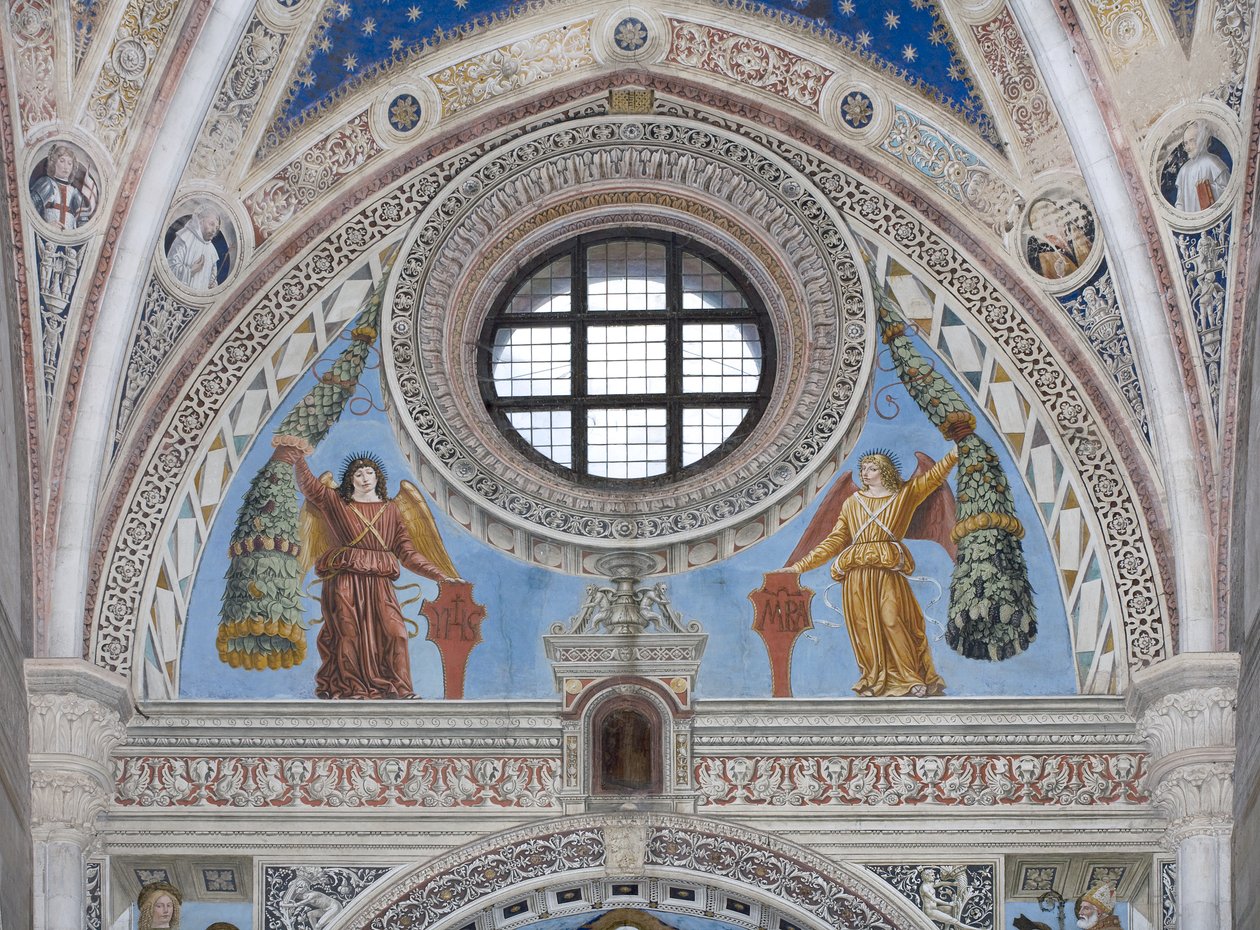 Engel mit roten Schilden und Dekorationen von Ambrogio da Fossano